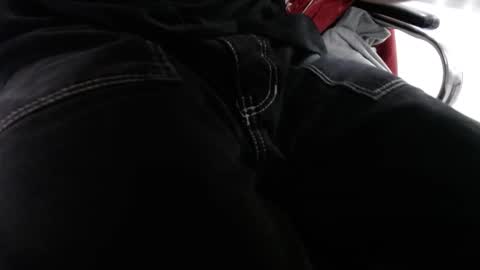 Alex online show from 01/05/25, 01:35