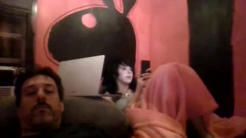 AlexaJohnsontwitter online show from 04/30/26, 07:14