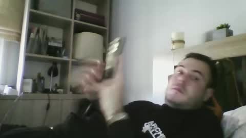 Snapshot of alexxro20 chatting on 02/18/26, 12:23 alexxro20 online show from 02/18/26, 12:23