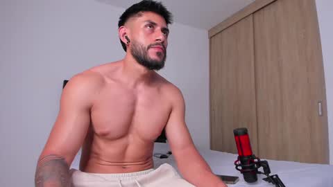 Alex   freelance model  instagram alex b229 online show from 02/16/25, 01:14