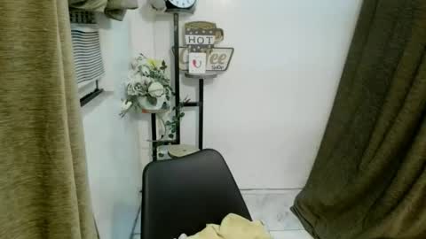 Snapshot of aleysia69 chatting on 09/11/25, 12:16 MARIE online show from 09/11/25, 12:16