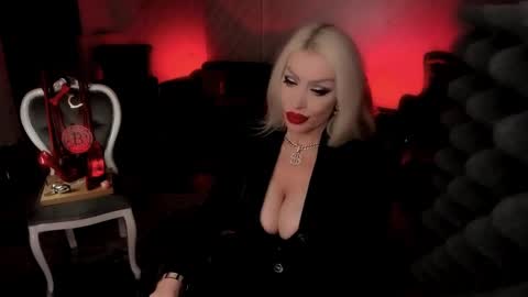 Snapshot of alfa_female chatting on 12/20/24, 04:09 AlfaFemale online show from 12/20/24, 04:09