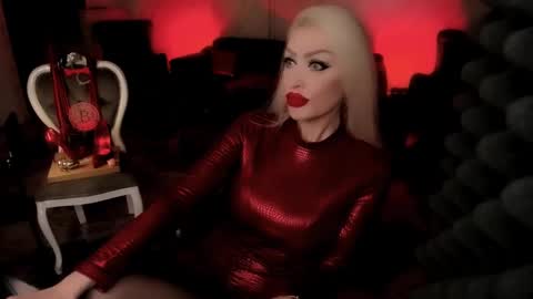 Snapshot of alfa_female chatting on 01/03/25, 12:41 AlfaFemale online show from 01/03/25, 12:41