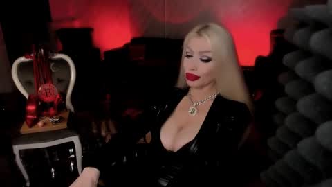 Snapshot of alfa_female chatting on 01/26/25, 07:42 AlfaFemale online show from 01/26/25, 07:42