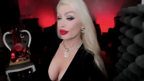 Snapshot of alfa_female chatting on 01/31/25, 07:29 AlfaFemale online show from 01/31/25, 07:29