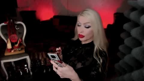 Snapshot of alfa_female chatting on 02/03/25, 10:14 AlfaFemale online show from 02/03/25, 10:14