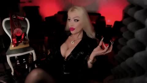 Snapshot of alfa_female chatting on 03/04/25, 07:30 AlfaFemale online show from 03/04/25, 07:30