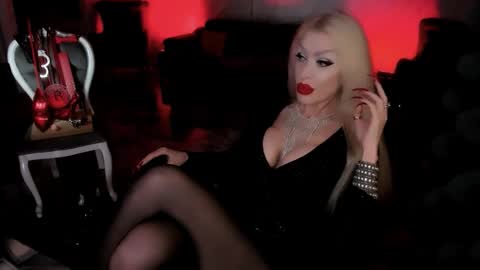 Snapshot of alfa_female chatting on 09/09/25, 05:34 AlfaFemale online show from 09/09/25, 05:34
