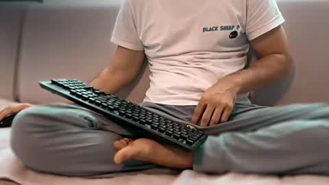 alfadreamer0011 online show from 12/21/25, 11:06