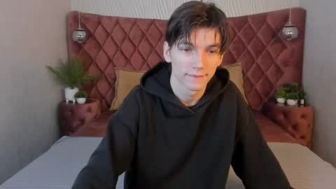 Snapshot of alfred_joness chatting on 10/28/25, 07:01 Alfred online show from 10/28/25, 07:01