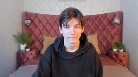 Snapshot of alfred_joness chatting on 10/29/25, 07:21 Alfred online show from 10/29/25, 07:21