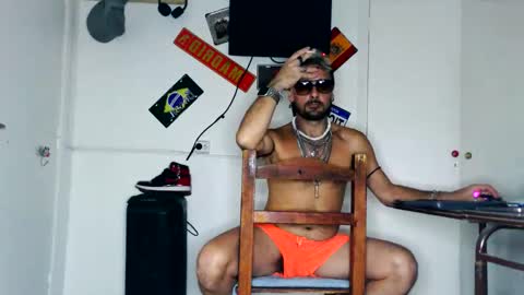 Snapshot of alfredopantuso chatting on 04/12/26, 07:02 alfredopantuso online show from 04/12/26, 07:02