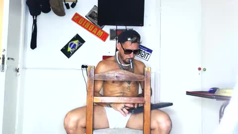 Snapshot of alfredopantuso chatting on 05/06/26, 02:40 alfredopantuso online show from 05/06/26, 02:40