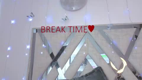 Carolina Join The Fan Club  online show from 09/18/25, 03:25