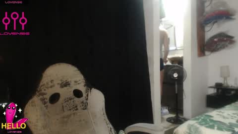 Snapshot of alguien_mas01 chatting on 05/29/26, 01:03 cami online show from 05/29/26, 01:03