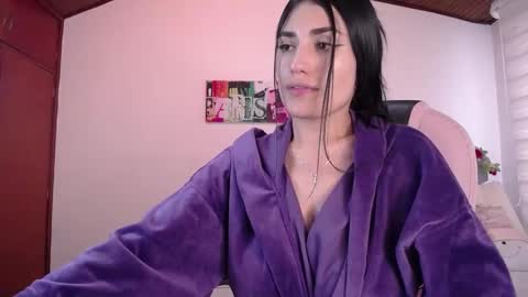 Snapshot of alheli_16 chatting on 12/12/24, 03:05 Alheli online show from 12/12/24, 03:05
