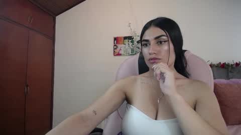 Snapshot of alheli_16 chatting on 01/25/25, 03:30 Alheli online show from 01/25/25, 03:30