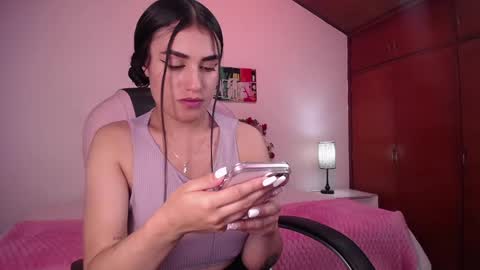 Snapshot of alheli_16 chatting on 02/24/25, 11:10 Alheli online show from 02/24/25, 11:10