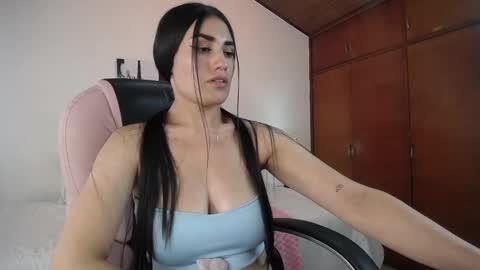 Snapshot of alheli_16 chatting on 02/25/25, 06:09 Alheli online show from 02/25/25, 06:09