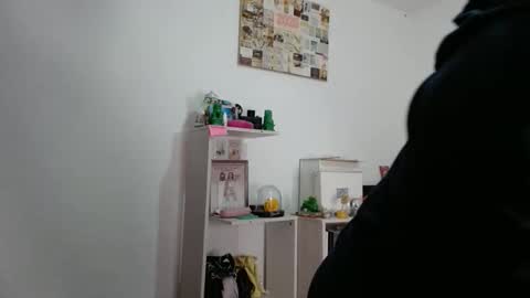 Snapshot of alia054 chatting on 06/04/26, 12:44 Alia online show from 06/04/26, 12:44