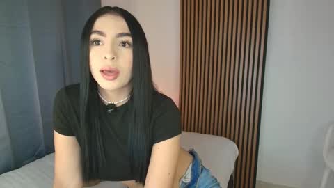 Snapshot of alia_sweet_ chatting on 04/23/26, 12:45 Alia online show from 04/23/26, 12:45