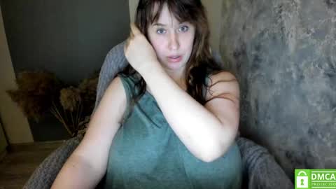 Snapshot of aliaa_ chatting on 01/23/25, 01:13 aliaa_ online show from 01/23/25, 01:13