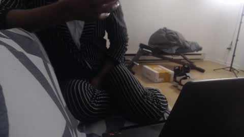 Snapshot of aliasallday chatting on 01/08/25, 03:40 Alias online show from 01/08/25, 03:40