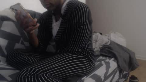 Snapshot of aliasallday chatting on 02/18/25, 01:21 Alias online show from 02/18/25, 01:21