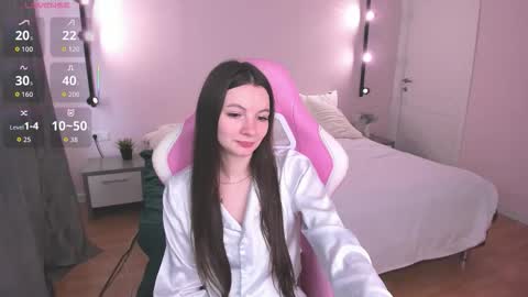 Snapshot of alic_fox chatting on 10/08/25, 05:16 Alice online show from 10/08/25, 05:16