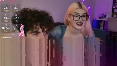 Snapshot of alice118james chatting on 09/23/25, 05:49 alice and james online show from 09/23/25, 05:49