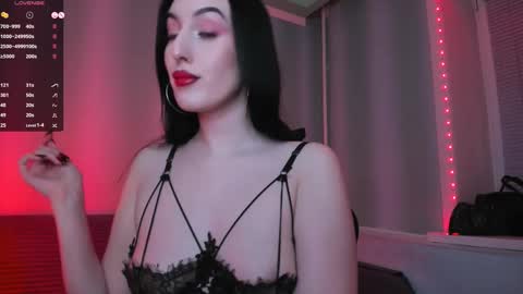 Snapshot of alice___mistress chatting on 01/12/25, 10:54 Miss Alice online show from 01/12/25, 10:54