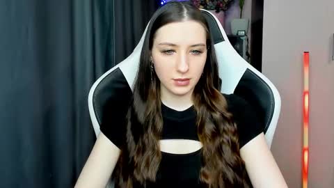 Snapshot of alice_bailey chatting on 10/31/25, 12:50 Alice online show from 10/31/25, 12:50