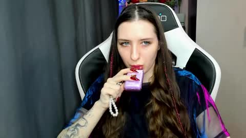 Snapshot of alice_bailey chatting on 04/03/26, 12:36 Alice online show from 04/03/26, 12:36