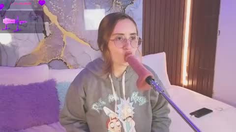 Snapshot of alice_cute77 chatting on 07/19/26, 04:16 Mey online show from 07/19/26, 04:16