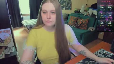 Snapshot of alice_dreamgirl_ chatting on 05/11/26, 01:28 Alice 3 online show from 05/11/26, 01:28