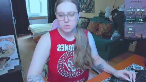 Snapshot of alice_dreamgirl_ chatting on 06/06/26, 09:14 Alice 3 online show from 06/06/26, 09:14
