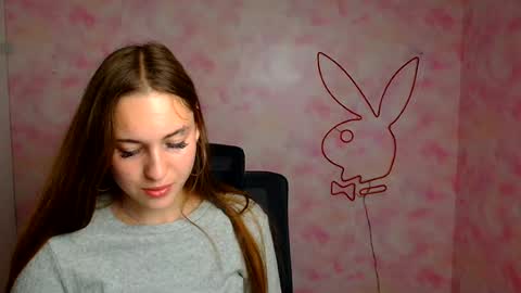 Snapshot of alice_dreamofu chatting on 07/14/26, 10:21 Alice online show from 07/14/26, 10:21