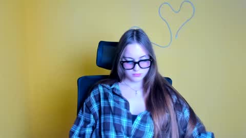 Snapshot of alice_dreamofu chatting on 07/15/26, 11:15 Alice online show from 07/15/26, 11:15