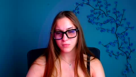 Snapshot of alice_dreamofu chatting on 07/18/26, 05:44 Alice online show from 07/18/26, 05:44