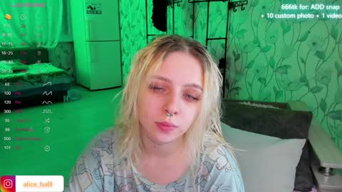 alice_halle online show from 01/02/25, 05:18