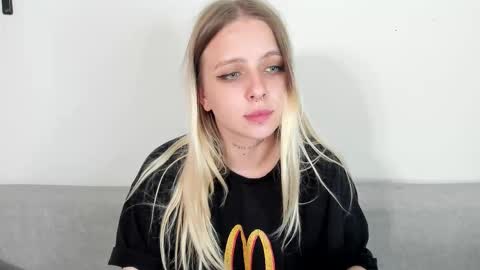 alice_halle online show from 09/09/25, 06:51