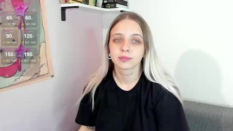 alice_halle online show from 10/24/25, 01:29