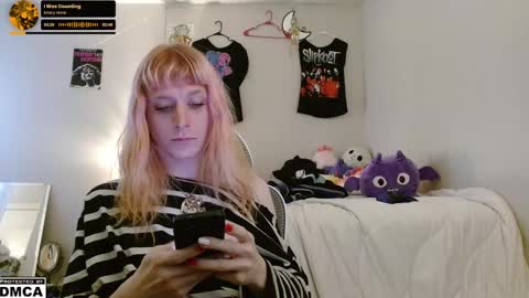 Snapshot of alice_hatchette chatting on 11/06/25, 04:08 Alice Hatchette online show from 11/06/25, 04:08