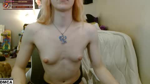 Snapshot of alice_hatchette chatting on 11/12/25, 03:12 Alice Hatchette online show from 11/12/25, 03:12