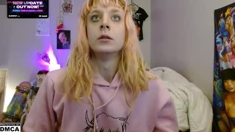 Snapshot of alice_hatchette chatting on 11/20/25, 12:27 Alice Hatchette online show from 11/20/25, 12:27