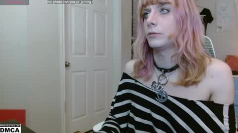 Snapshot of alice_hatchette chatting on 01/18/26, 11:19 Alice Hatchette online show from 01/18/26, 11:19