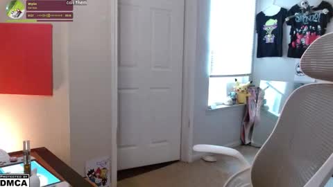 Snapshot of alice_hatchette chatting on 02/15/26, 04:14 Alice Hatchette online show from 02/15/26, 04:14