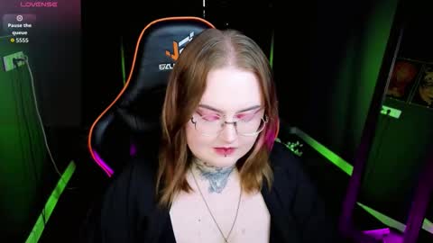 alice_linger online show from 09/16/25, 03:35