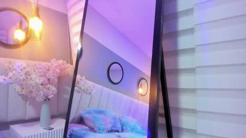 Snapshot of alice_lodge chatting on 09/18/25, 03:30 alice_lodge online show from 09/18/25, 03:30