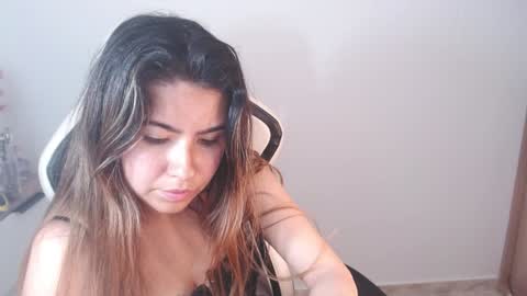 Snapshot of alice_middle01 chatting on 02/06/25, 10:10 Alice online show from 02/06/25, 10:10